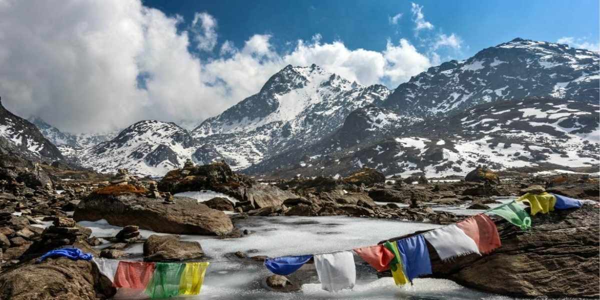 Langtang valley & Gosaikunda Lake Trek